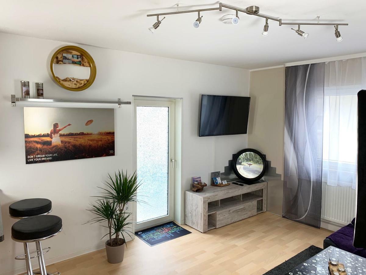 Schoenes Apartment Terrasse 2P. Stadtnah Wuerzburg Wlan Exteriör bild